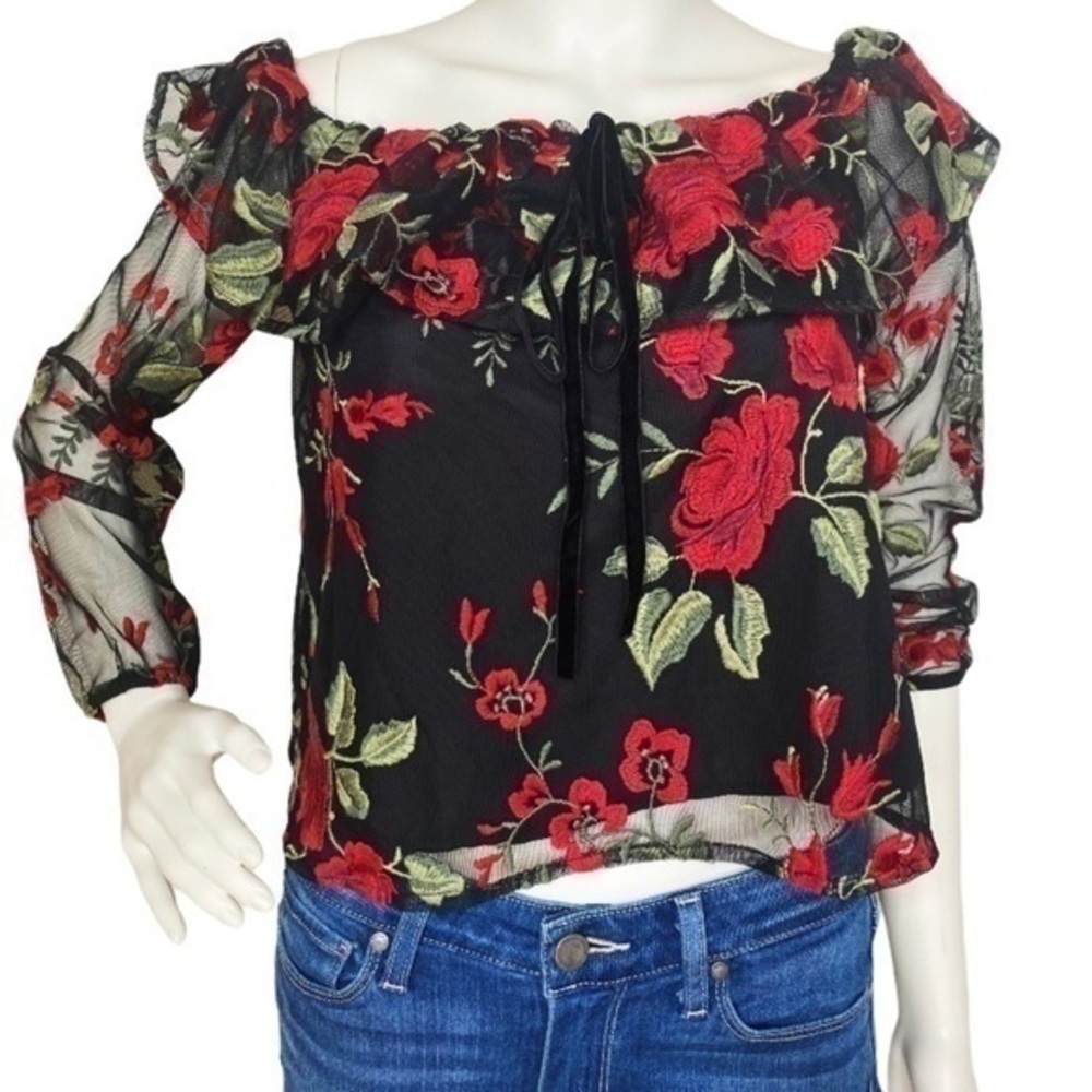CUPCAKES & Cashmere Rose Scoop Neck Blouse